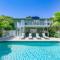 Decked Out - Stunning Home Huge Sunny Resort Style Heated Pool Walk to Pine Ave Beach