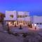 Casa Blanca by Fieldtrip Boulder Estate with Hot Tub Soaking Pool Outdoor Shower