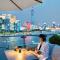 Banyantree Shanghai On the Bund - Tales rooftop bar boasts a jaw-dropping panoramic vista Banyantree Shanghai On the Bund - Tales rooftop bar boasts a jaw-dropping panoramic vista