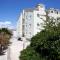 Penthouse Paulina - Large Sunny Terrace - Seaview - 250m to Beach and Restaurants - Free Parking - Trogir and Ciovo - 15 minutes to airport