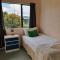 Handy to Town, Spacious, Relaxed - KK14905