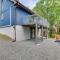 Hot Tub, Fire Pit and Barrel Sauna Poconos Abode