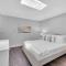 Modern Coastal Style Beach Proximity Heated Pool Tranquility Ocean Mist Key RESlDENCES