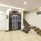 FabHotel Lazeeno