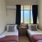 EEs Summer House - Homestay 3 min walk to beach