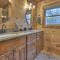 Smores Cabin Gas fireplace firepit hot tub comfy beds