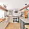 2 Pigsfoot Cottages