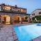 Rustic Villa Lara with pool