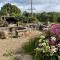 Hollybush Inn