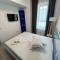 Blue Bike Seaview Apartment & Studio