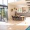 Villa Rhulani & Protea Suite - Luxurious Villa with Sea and Mountain Views, Pool & Inverter - Hout Bay Beachfront
