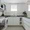 Fliphaus SohoGlam 'B' - 2 Bd with Balcony
