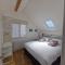 Blue Hills Luxury Apartment, Bay Front with Parking