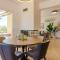 H&O Villa Arizona Gold Residence