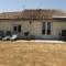 La Petite Grange gîte climatisé plain-pied 3 chambres 5 personnes 2 toilettes, parking, WIFI, piscine dété chauffée à partager, Animaux acceptés Gîte en pleine nature