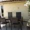 La Petite Grange gîte climatisé plain-pied 3 chambres 5 personnes 2 toilettes parking WIFI piscine dété chauffée animaux acceptés Gîte en pleine nature