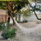 Canoa Roots Hostel & Camping