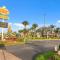 Sunshine House! 3BR 2BA Sleeps 9! Your perfect retreat for comfort and style