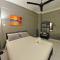 2-9pax GFloor PRIVATE BEACH, WATERSPORT, Pool, FREE BBQ Set, Wifi, 50"TV