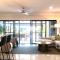 Waterfront Stay at Sunshine Villa