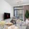 Luxury One Bedroom Apartment with Burj Khalifa View & Fountain View by Delujo Stays