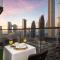 Luxury One Bedroom Apartment with Burj Khalifa View & Fountain View by Delujo Stays