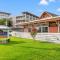 24 York Lane | Edgewater Escape