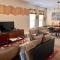 Falls Retreat - Walk to the Falls, the Casino and all Downtown Restaurants - Across from the Aquarium