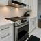 Brand New 4 bedroom Villa by Hamilton Airport!