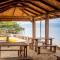 Moorea Maatea Tahatai Lodge
