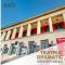 MoHost Urban - Chic Stay Overlooking the Mountains