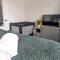 2BR-Dean House-Kitchen-Dog Friendly-Parking-Fast WiFi