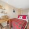 Corry Lodge Estate - Sheperds Huts or Container Stays with Sea View