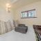 Corry Lodge Estate - Sheperds Huts or Container Stays with Sea View