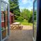 Moonlight House - sleeps 7, driveway, garden