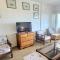 Retro art and mirrors Molos