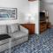 Fairfield Inn and Suites by Marriott Calhoun