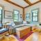 Charming Cottage with Patio, Walk to Boothbay Harbor