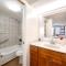Tropical Escape, Ocean Views Condo with Parking