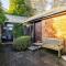 Charming Summerhouse Annexe in lush gardens in Fowey