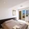 Apt Lasonos Asimi - Luxury 3 Bedroom Appartment - Protaras Apt With Communal Pool On Fig Tree Bay