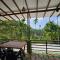 Nine Arch Jungle Inn