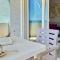 Violet Sea View Apartment