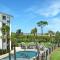 Beach Club 208