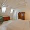 Eclectic Loft with Terrace