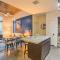 Stylish 2BD - CDT - Gym, Pool, Parking - Sleep 8