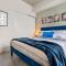 Vibrant PopArt downtown suite, comfy and stylish!