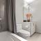 Vibrant PopArt downtown suite, comfy and stylish!