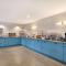 Country Inn & Suites by Radisson, Chippewa Falls, WI