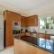 Luxury Coral Bay Villa Villa Shanta 3 Bedroom Villa Distant Sea Views Central Resort Location